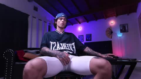 Snapshot of xomega_02 chatting on November 2025 12:11:02 AM online show from November 2025 12:11:02 AM