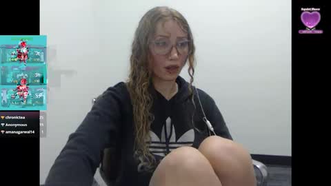 Snapshot of xopuss chatting on December 2025 08:05:02 PM xopuss online show from December 2025 08:05:02 PM