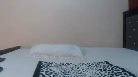 Snapshot of xowie1 chatting on March 2026 04:51:02 AM Xoe online show from March 2026 04:51:02 AM