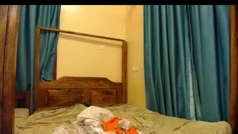 Xoxo online show from December 2025 06:57:02 PM