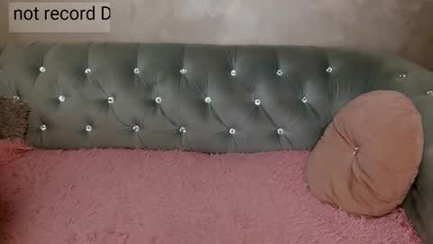 xqueencarox online show from November 2025 01:05:01 AM