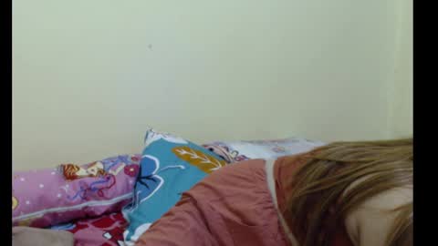 Snapshot of xsexyhotmomma69x chatting on February 2025 06:45:02 AM merayel online show from February 2025 06:45:02 AM