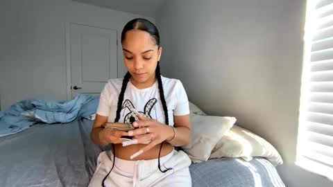 xStarGazingx online show from February 2025 05:42:02 PM