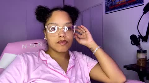 xStarGazingx online show from September 2025 07:10:02 AM