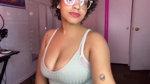 xStarGazingx online show from October 2025 07:18:02 AM