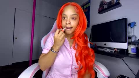 xStarGazingx online show from November 2025 06:52:01 AM