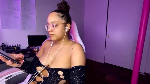 xStarGazingx online show from April 2026 06:11:01 AM