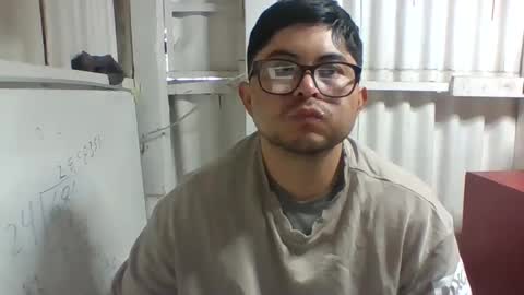 Snapshot of xstudiobog_90 chatting on March 2025 04:07:02 PM xstudiobog_90 online show from March 2025 04:07:02 PM