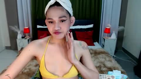 Snapshot of xtspetitehugecock chatting on February 2026 04:32:01 AM xtspetitehugecock online show from February 2026 04:32:01 AM