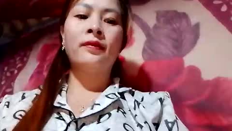 Snapshot of xuxulove00 chatting on December 2025 12:37:02 AM xuxulove00 online show from December 2025 12:37:02 AM