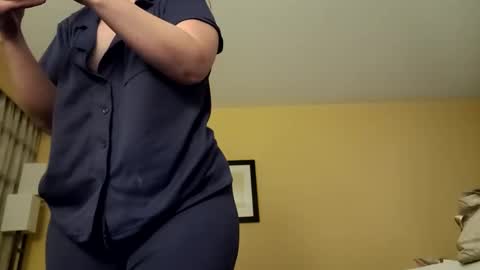 xx_flowprincess_xx online show from September 2025 11:25:01 AM