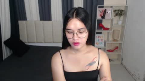 CHLOES ROOM online show from October 2025 05:47:01 PM