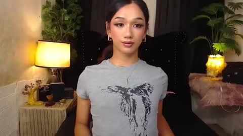 Sophie online show from October 2025 05:02:02 PM