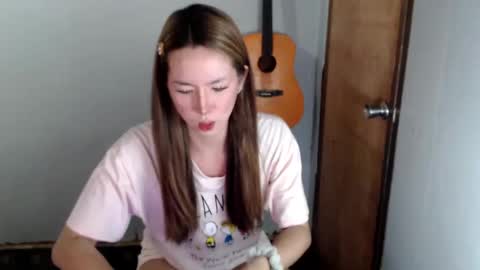 Snapshot of xxinnocentbellaxx chatting on December 2024 01:43:02 PM Dyanna Zulla online show from December 2024 01:43:02 PM