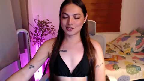 Snapshot of xxjulielovesyouxx chatting on December 2025 03:51:02 PM July online show from December 2025 03:51:02 PM