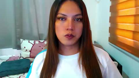 Snapshot of xxjulielovesyouxx chatting on February 2026 12:38:02 AM July online show from February 2026 12:38:02 AM