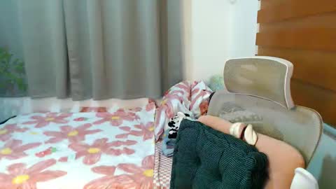 Snapshot of xxjulielovesyouxx chatting on February 2026 03:16:02 PM July online show from February 2026 03:16:02 PM