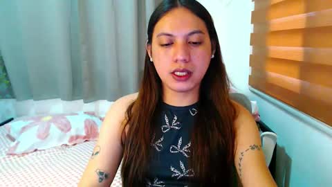 Snapshot of xxjulielovesyouxx chatting on February 2026 07:14:02 AM July online show from February 2026 07:14:02 AM