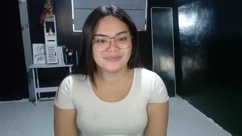 Kylie Smith online show from November 2025 11:48:01 PM