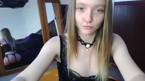 Snapshot of xxloveanastasia chatting on December 2024 09:50:02 PM LoveAnastasia online show from December 2024 09:50:02 PM