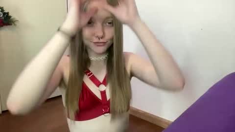 Snapshot of xxloveanastasia chatting on December 2025 04:57:01 PM LoveAnastasia online show from December 2025 04:57:01 PM