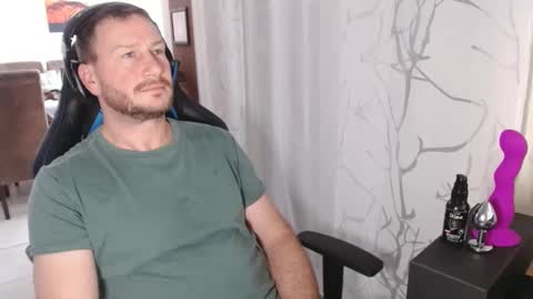 Snapshot of xxmettexx chatting on January 2025 12:42:02 PM xxmettexx online show from January 2025 12:42:02 PM