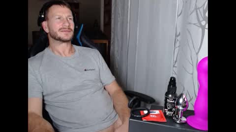 Snapshot of xxmettexx chatting on November 2025 10:48:02 PM xxmettexx online show from November 2025 10:48:02 PM