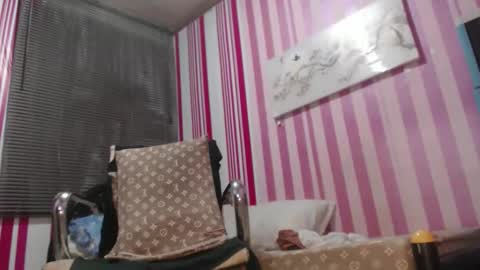 Snapshot of xxrowenatastycockforyouxx chatting on March 2026 04:07:02 AM xxrowenatastycockforyouxx online show from March 2026 04:07:02 AM