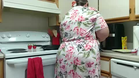 Snapshot of xxstrawberryjanexx chatting on January 2025 09:25:02 PM Strawberry Jane online show from January 2025 09:25:02 PM