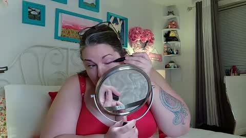 Snapshot of xxstrawberryjanexx chatting on February 2025 03:12:01 AM Strawberry Jane online show from February 2025 03:12:01 AM