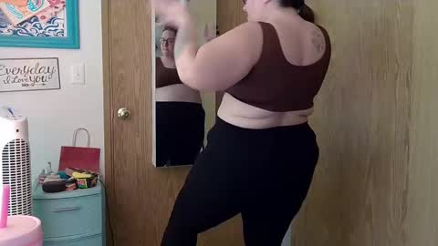 Snapshot of xxstrawberryjanexx chatting on February 2025 02:06:02 AM Strawberry Jane online show from February 2025 02:06:02 AM