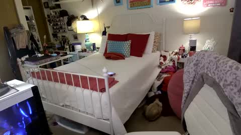 Snapshot of xxstrawberryjanexx chatting on February 2025 03:24:02 AM Strawberry Jane online show from February 2025 03:24:02 AM