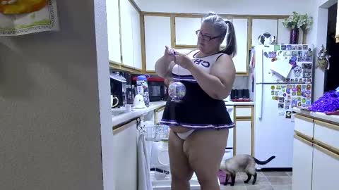 Snapshot of xxstrawberryjanexx chatting on September 2025 02:48:02 AM Strawberry Jane online show from September 2025 02:48:02 AM