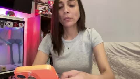 Snapshot of xxsweetbellafox chatting on December 2025 11:09:02 PM kisses online show from December 2025 11:09:02 PM