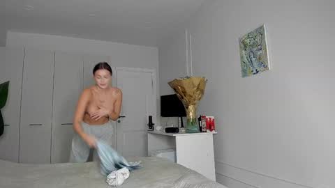 xxx_leila online show from November 2025 10:17:01 AM