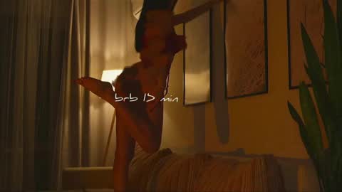 Molly online show from April 2026 01:09:02 PM