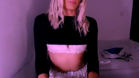 Snapshot of xxxanonymousloverxxx chatting on December 2025 05:25:01 AM Chiara online show from December 2025 05:25:01 AM