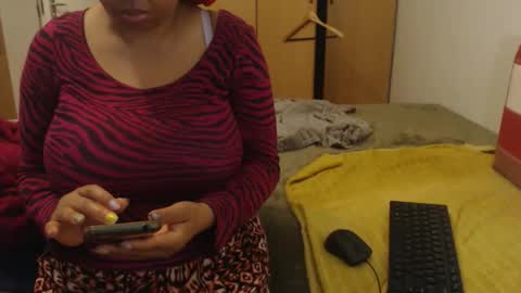 Snapshot of xxxbustybabe27x chatting on April 2026 12:03:01 PM Ayanda online show from April 2026 12:03:01 PM
