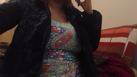 Snapshot of xxxbustybabe27x chatting on April 2026 04:45:02 PM Ayanda online show from April 2026 04:45:02 PM