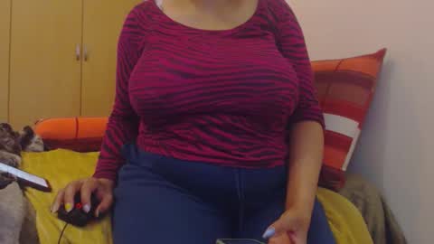 Snapshot of xxxbustybabe27x chatting on April 2026 06:03:02 PM Ayanda online show from April 2026 06:03:02 PM