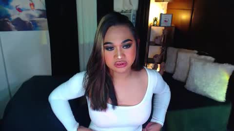 OLIVIA online show from December 2024 03:30:02 PM