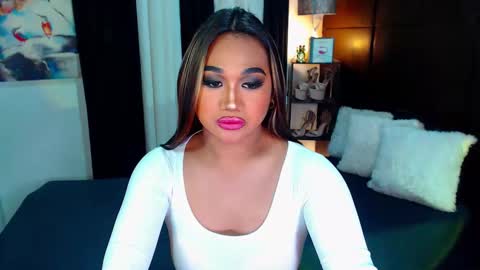 OLIVIA online show from December 2024 05:51:02 PM