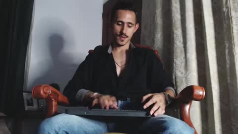 Snapshot of xxxhome_alonexxx chatting on January 2025 10:49:02 PM Kev online show from January 2025 10:49:02 PM