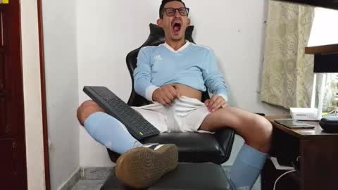 Snapshot of xxxhome_alonexxx chatting on December 2025 07:40:02 PM Kev online show from December 2025 07:40:02 PM