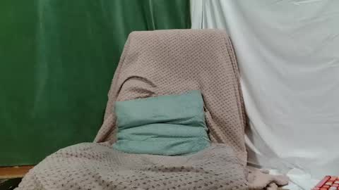 Lola online show from April 2026 07:06:01 PM
