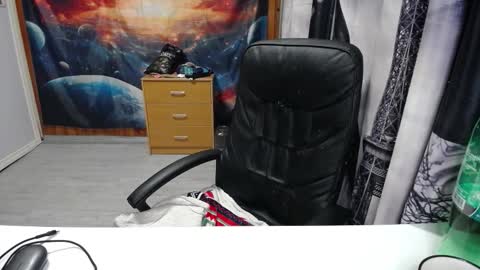 Snapshot of xxxnewlywedsxxx chatting on October 2025 08:31:01 PM Lana online show from October 2025 08:31:01 PM