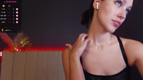 Lori online show from December 2024 09:15:01 PM