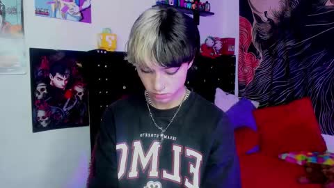 xzerox_ online show from December 2025 07:51:02 PM