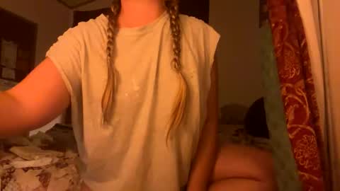 Snapshot of yagirlpeachezzz chatting on February 2026 07:08:01 AM yagirlpeachezzz online show from February 2026 07:08:01 AM