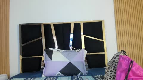 Yahaira online show from April 2026 01:52:02 PM